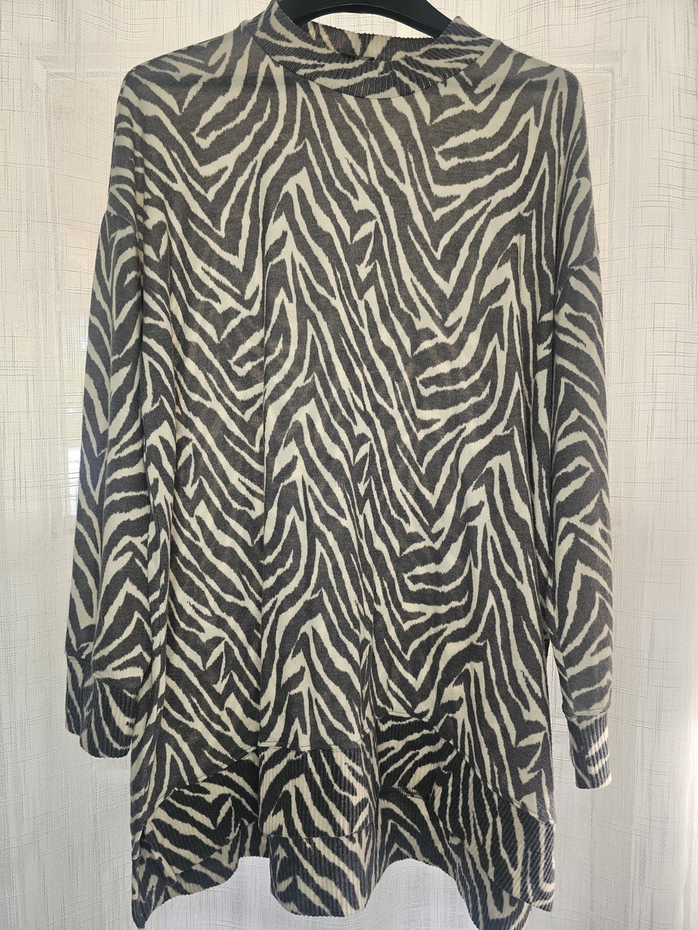 Wonderly Black and White Zebra-Print Mock Cowl Neck Sweater